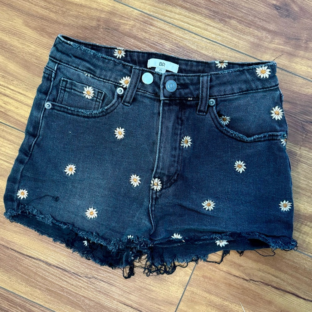 Daisy high waisted shorts